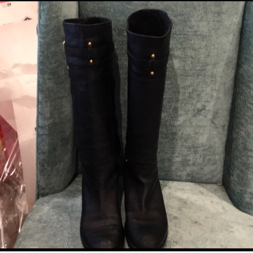 Prada logo black leather boots - Picture 2 of 6